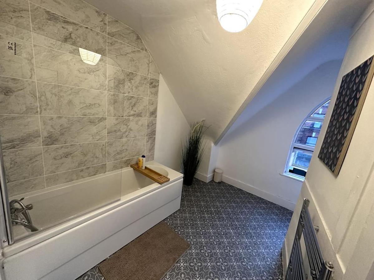 Wonderful 2 Bedroom On Tower Bridge London Kültér fotó